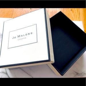 Small square Jo Malone box